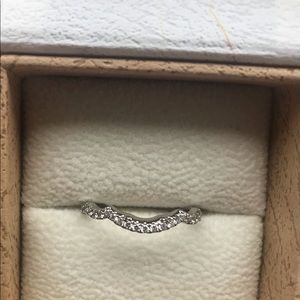 Woman White Gold & Diamond Wedding Band